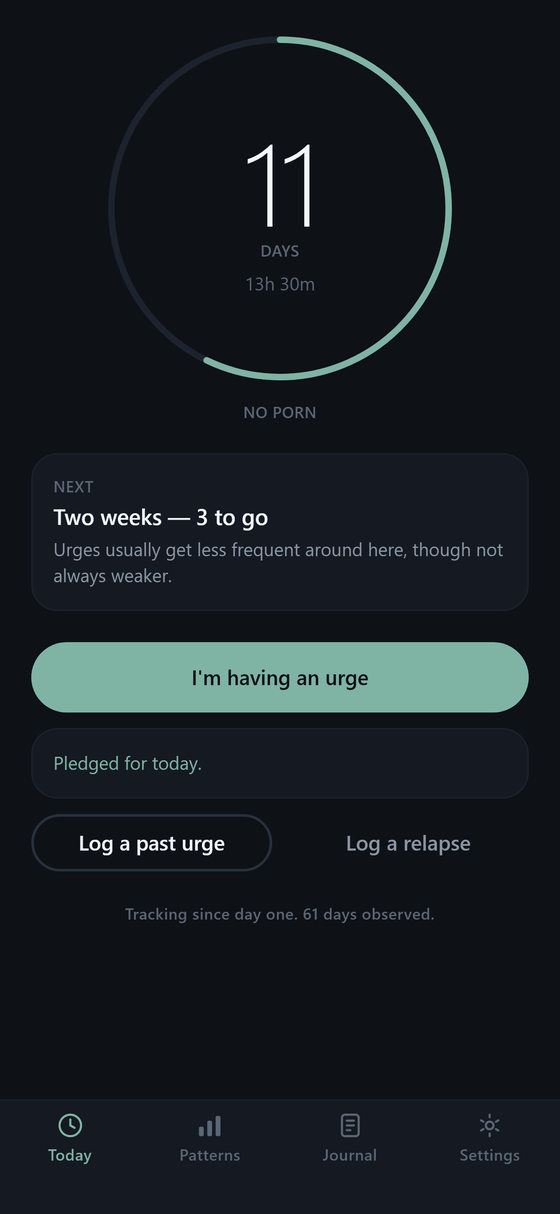 Full Clear home screen: an 11-day streak ring, a next-milestone card, and a large I'm having an urge button